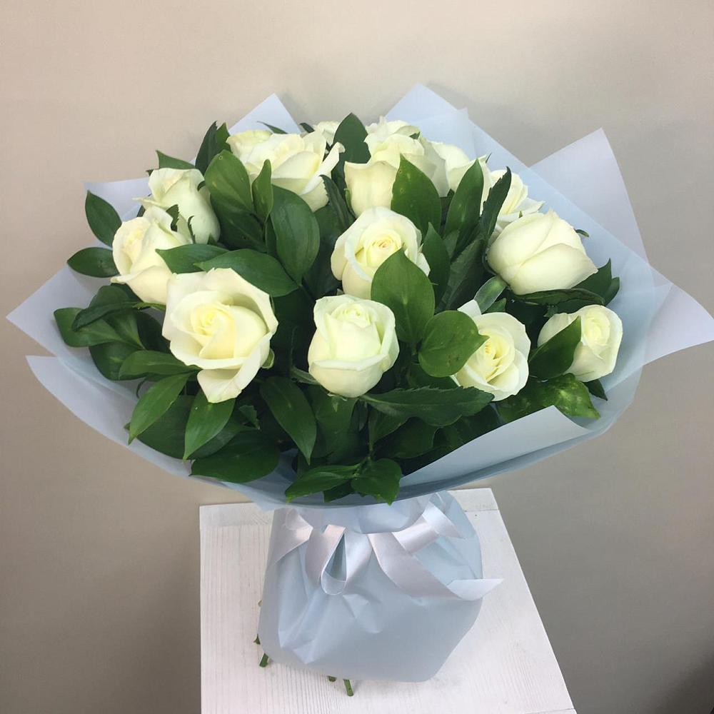 Букет 15 Белых роз Проуд в Привольной