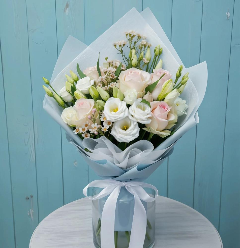 Букет цветов из: Розы и Лизиантусы в Привольной