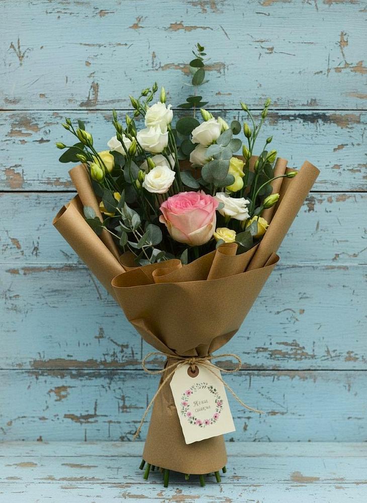 Букет цветов из: Розы и Лизиантусы в Привольной