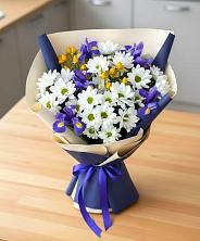 Букет цветов из:  Розы, Ирисы и Хризантемы в Привольной