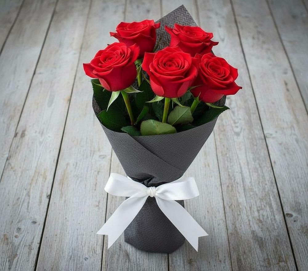 Букет 5 Красных роз Эдлесс Лав в Привольной