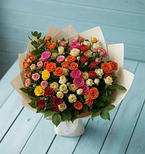 Букет Микс из разноцветных кустовых роз в Привольной